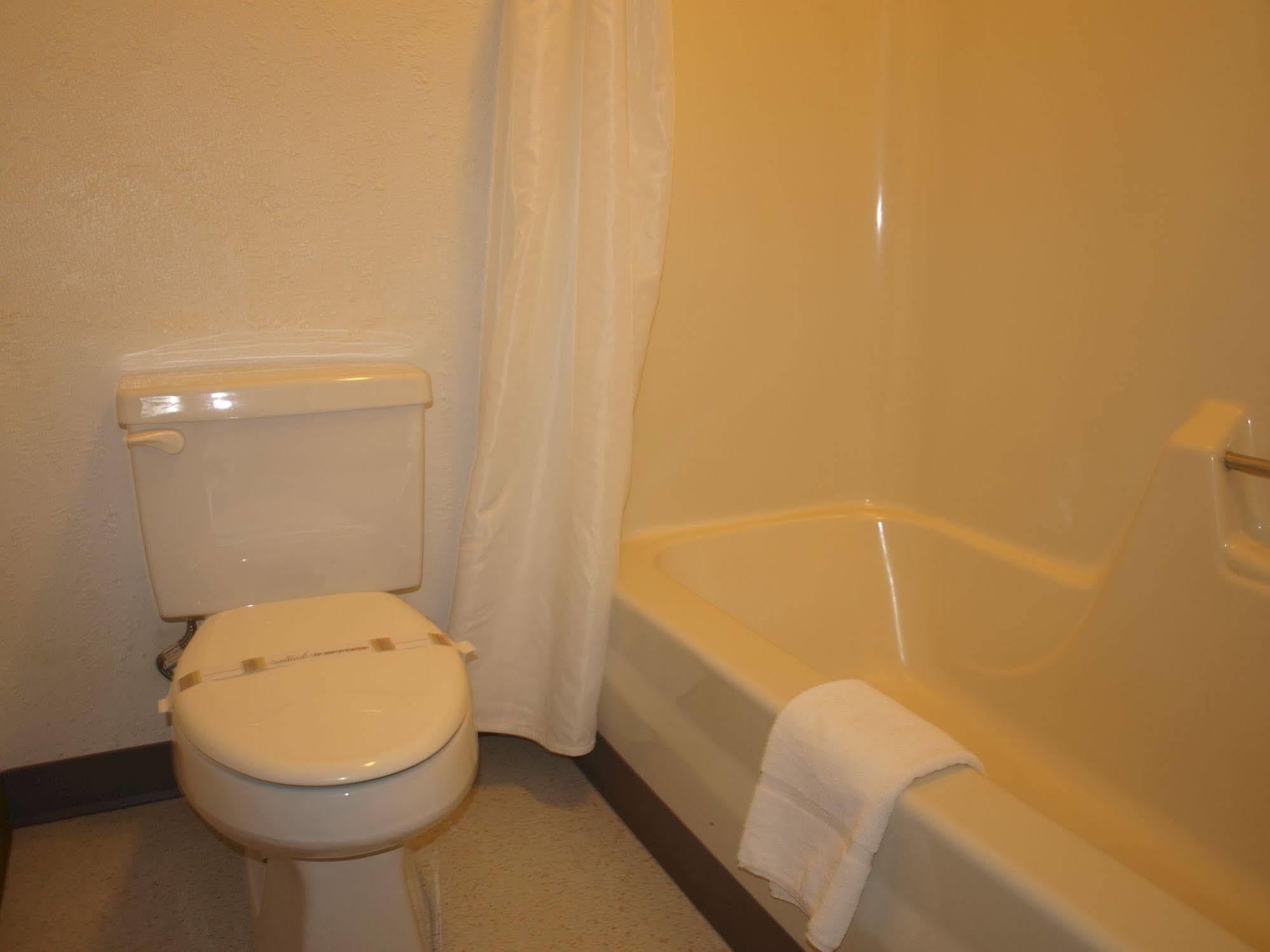 Yellowstone River Inn เกลนไดฟ์ ภายนอก รูปภาพ